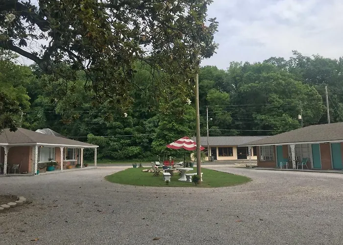 Cheap hotel: Dame Fortune'S Cottage Court